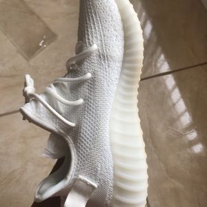 YEEZY 320 v2 BOOST ADIDAS  WHITE